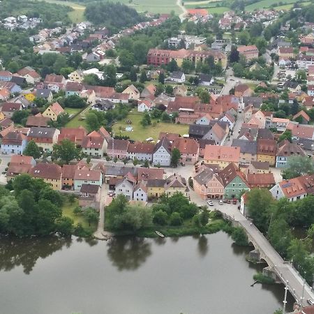 Ferienwohnung Kallmuenz_Luftschloss Bagian luar foto