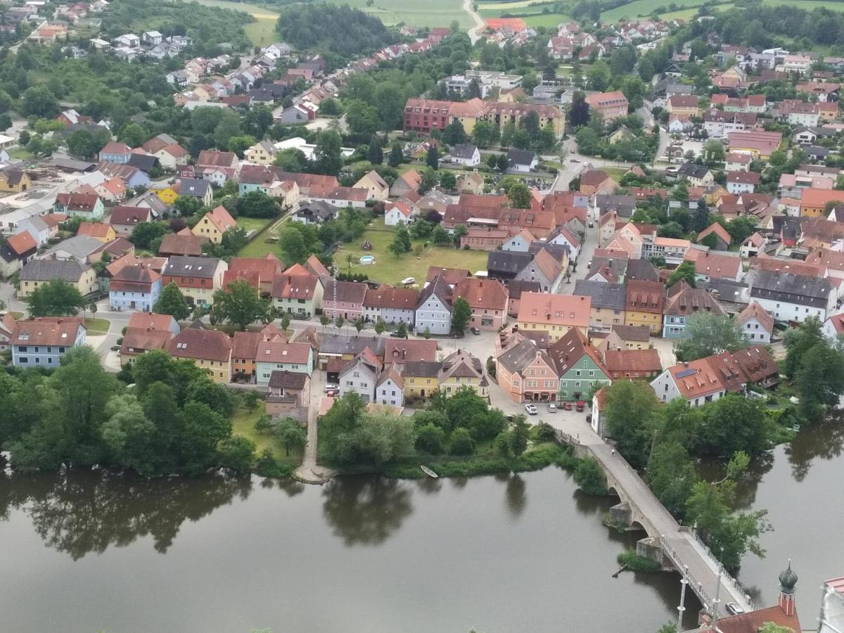 Ferienwohnung Kallmuenz_Luftschloss Bagian luar foto